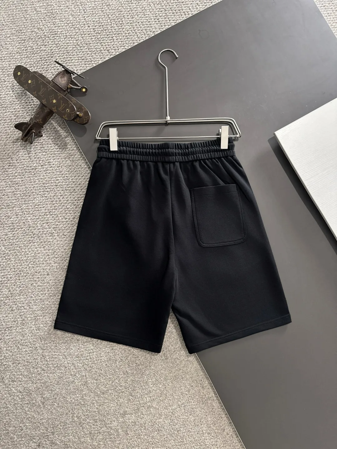 Next day delivery P300 High-end goods Big Goose 2025 new summer elastic band casual shorts, counter-customized fabrics, high breathability and comfort, impeccable details, brand element design concept, reflecting high quality. It feels delicate and soft! It presents a casual cut and the upper body shape is great! Size: M-4XL